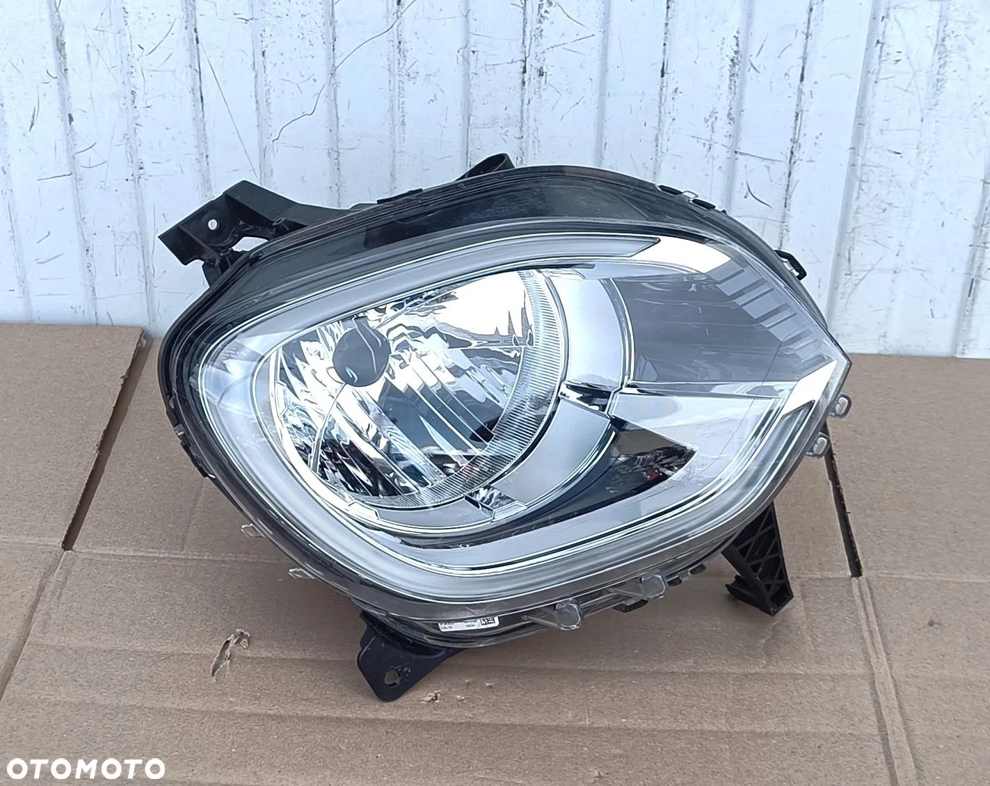 RENAULT TWINGO 3 III LIFT 18- LED LAMPA PRAWA - 1