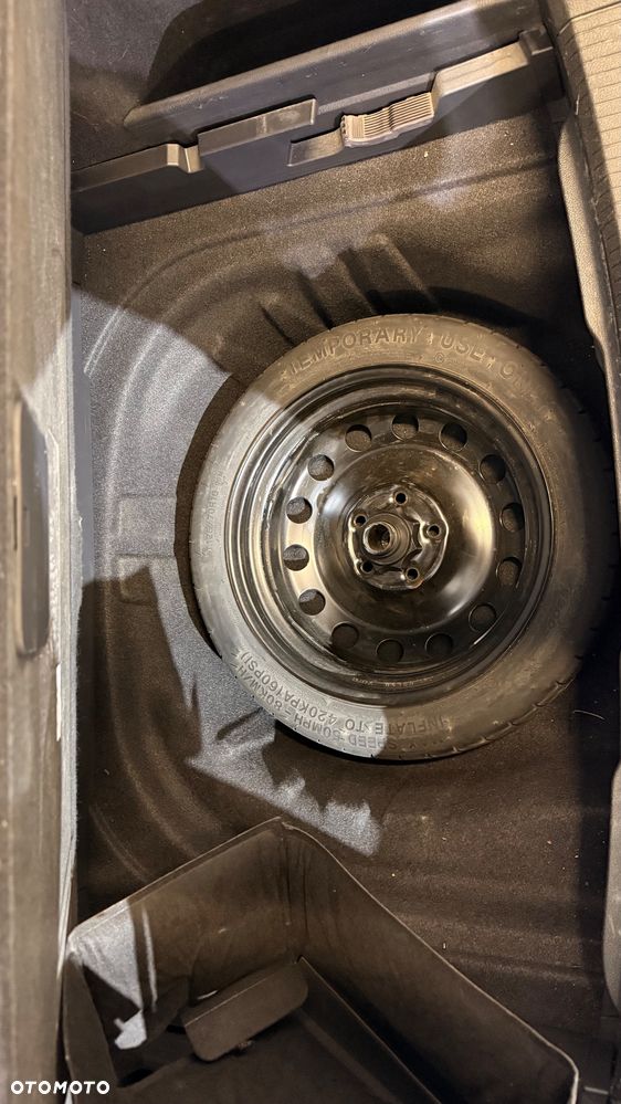 Volkswagen Golf 1.6 TDI BlueMotion Technology Comfortline - 12