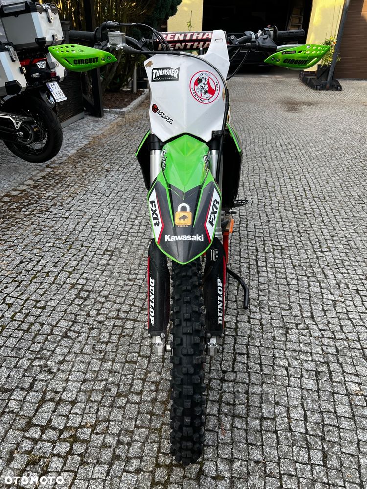 Kawasaki KX - 8