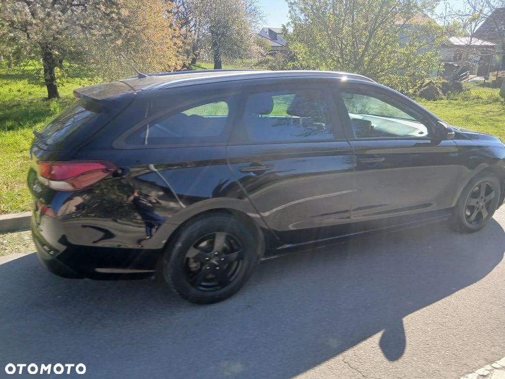 Hyundai i30 1.0 T-GDI Classic + - 6