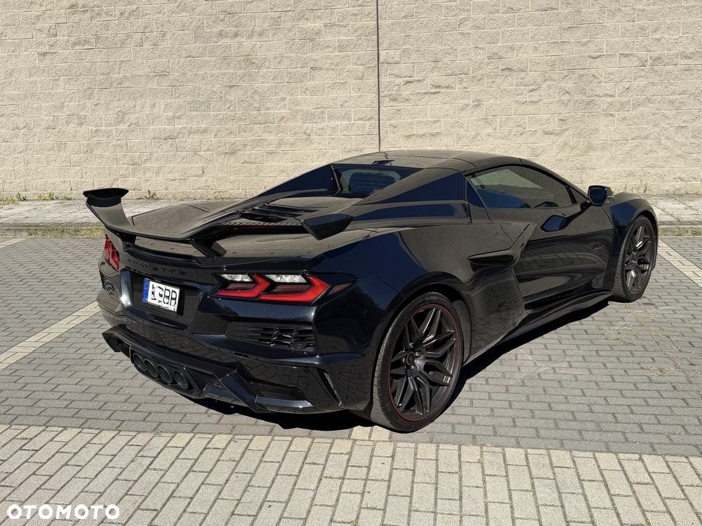 Chevrolet Corvette - 11