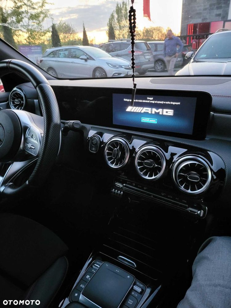 Mercedes-Benz CLA - 5