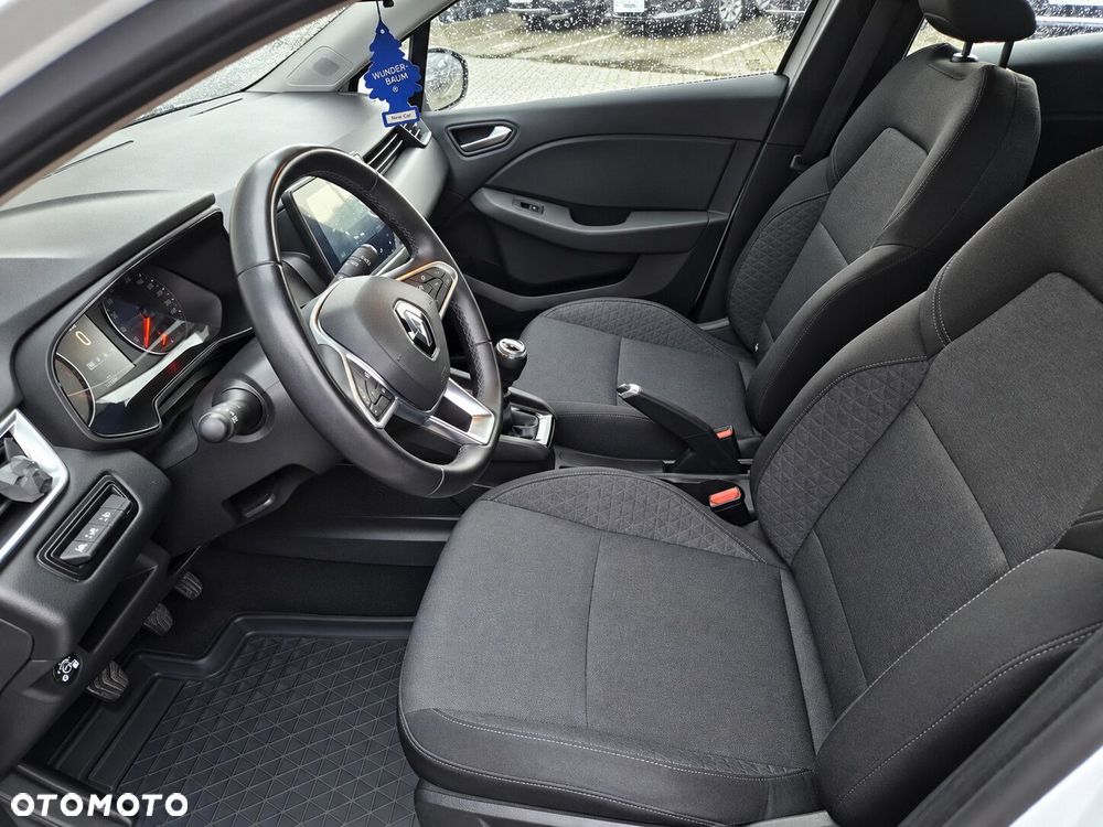 Renault Clio - 11