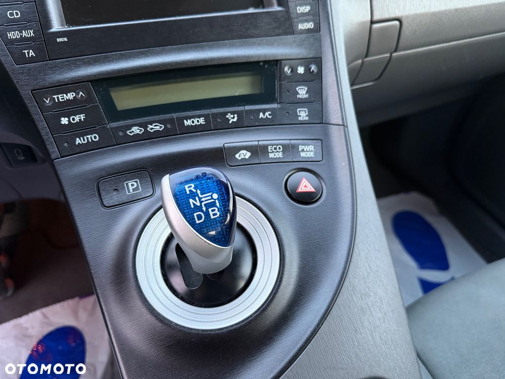 Toyota Prius 1.8 HSD Prestige - 14