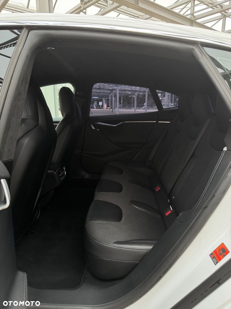 Tesla Model S - 13