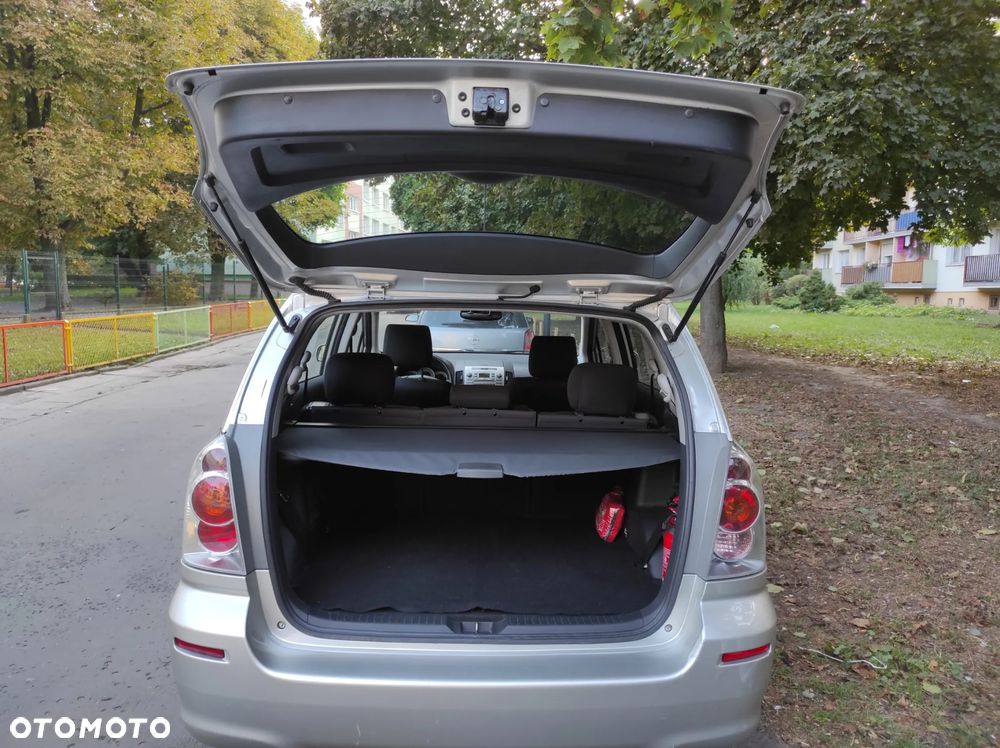 Toyota Corolla Verso 1.8 Sol 7os - 15