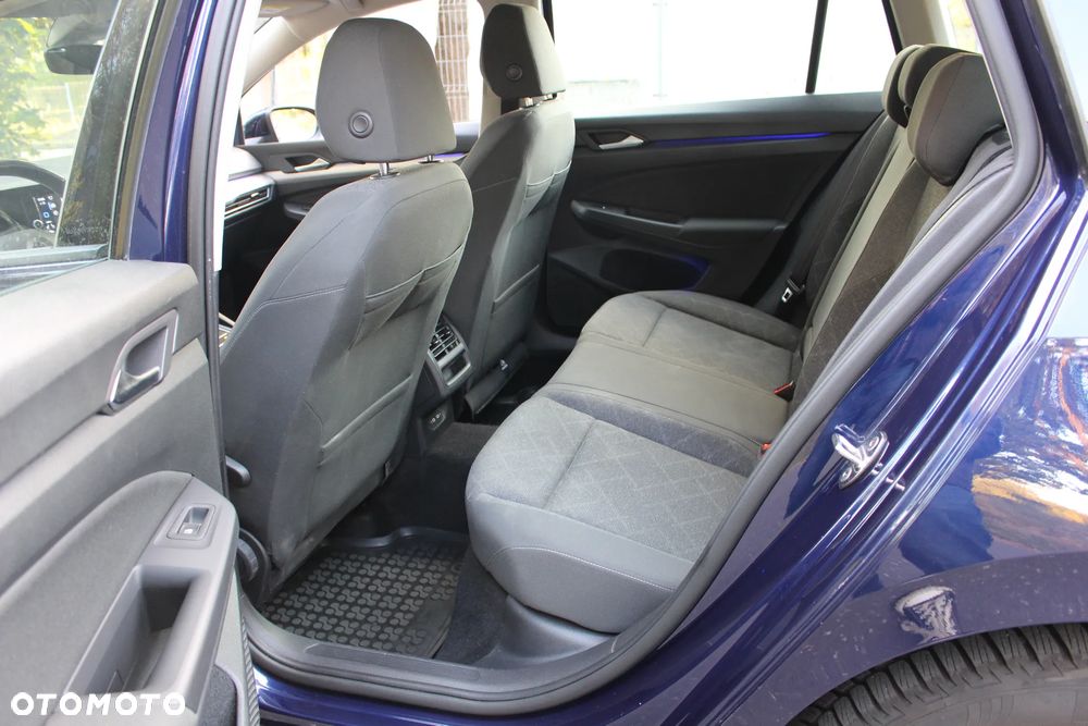 Volkswagen Golf - 6