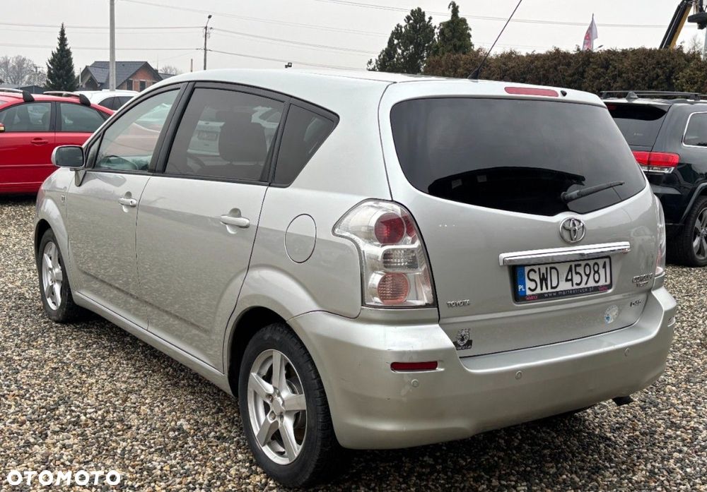 Toyota Corolla Verso - 4