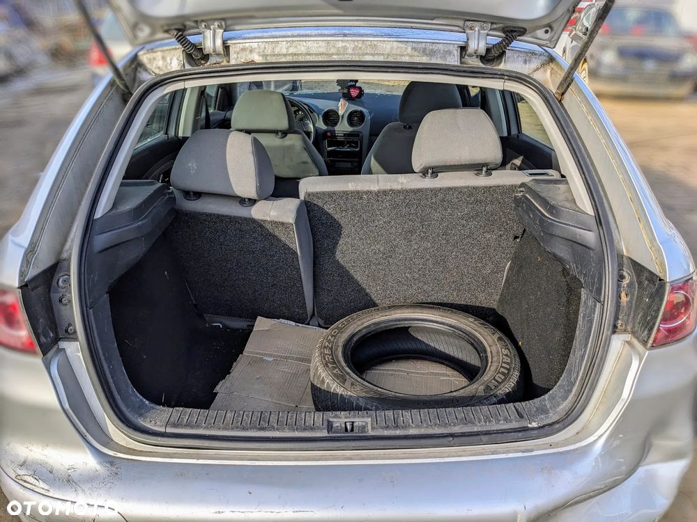 Seat Ibiza III 1.2 benz 47kw 2002 L57W na części - 9