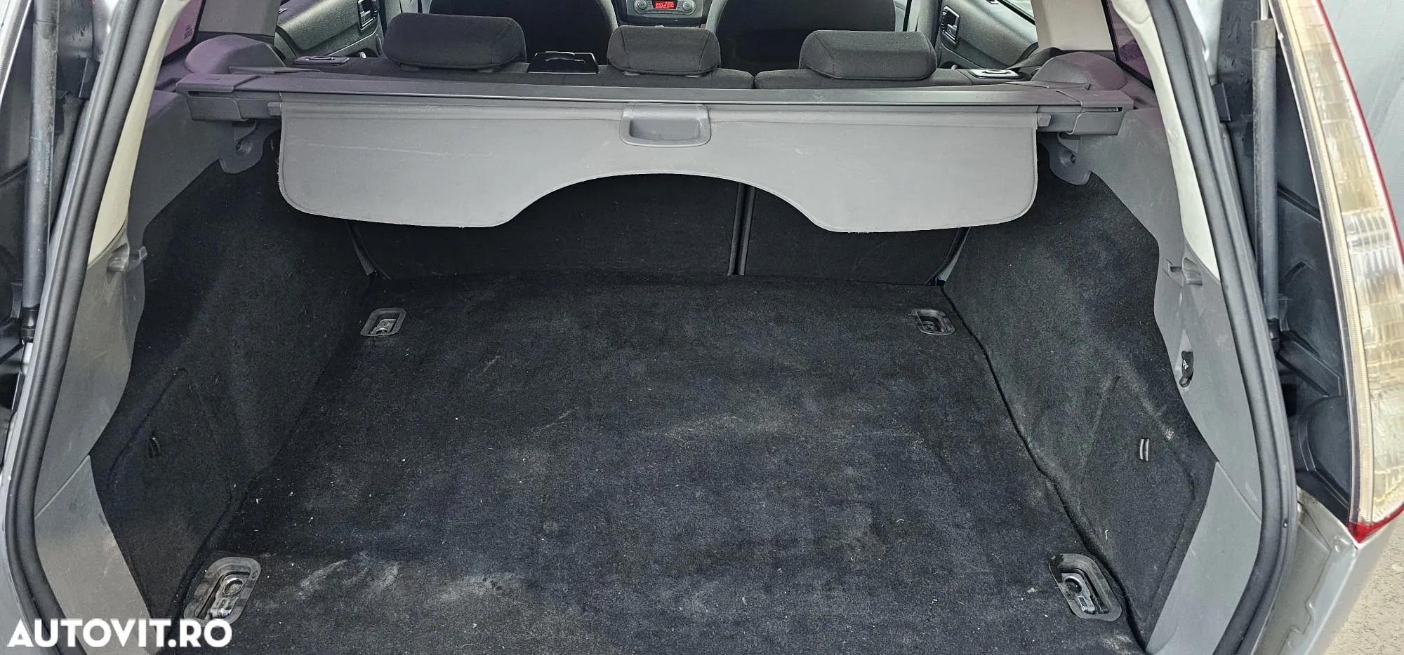 Ford Focus 2.0i Titanium - 13