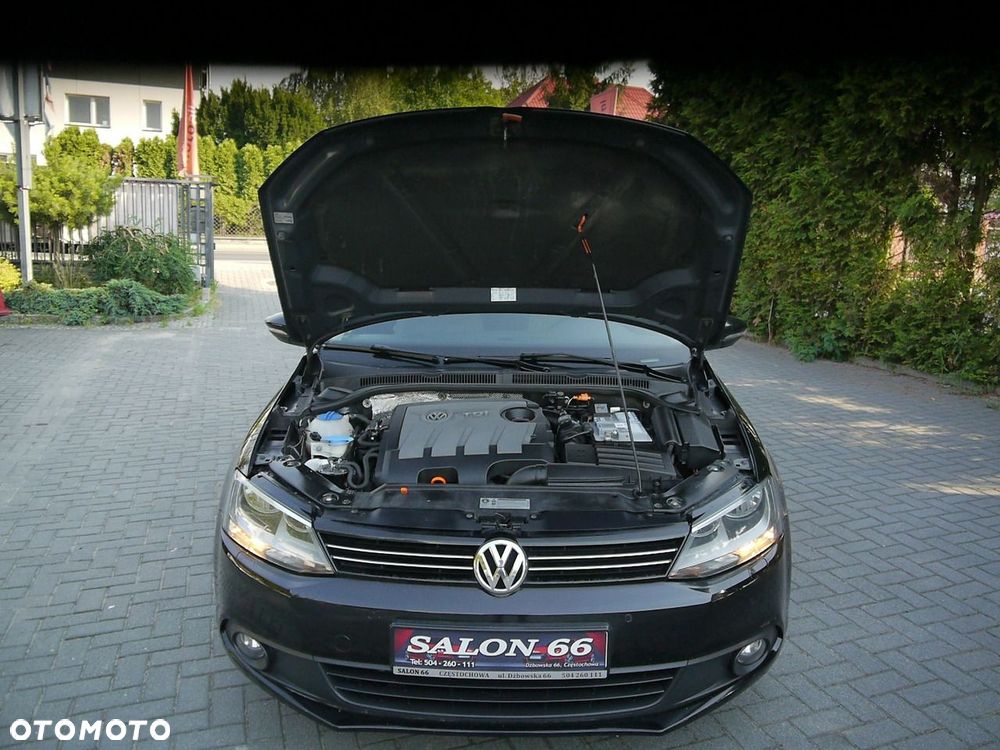 Volkswagen Jetta 1.6 TDI DSG Comfortline - 16