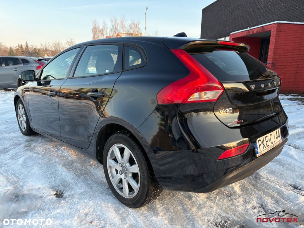 Volvo V40 D2 Momentum - 4