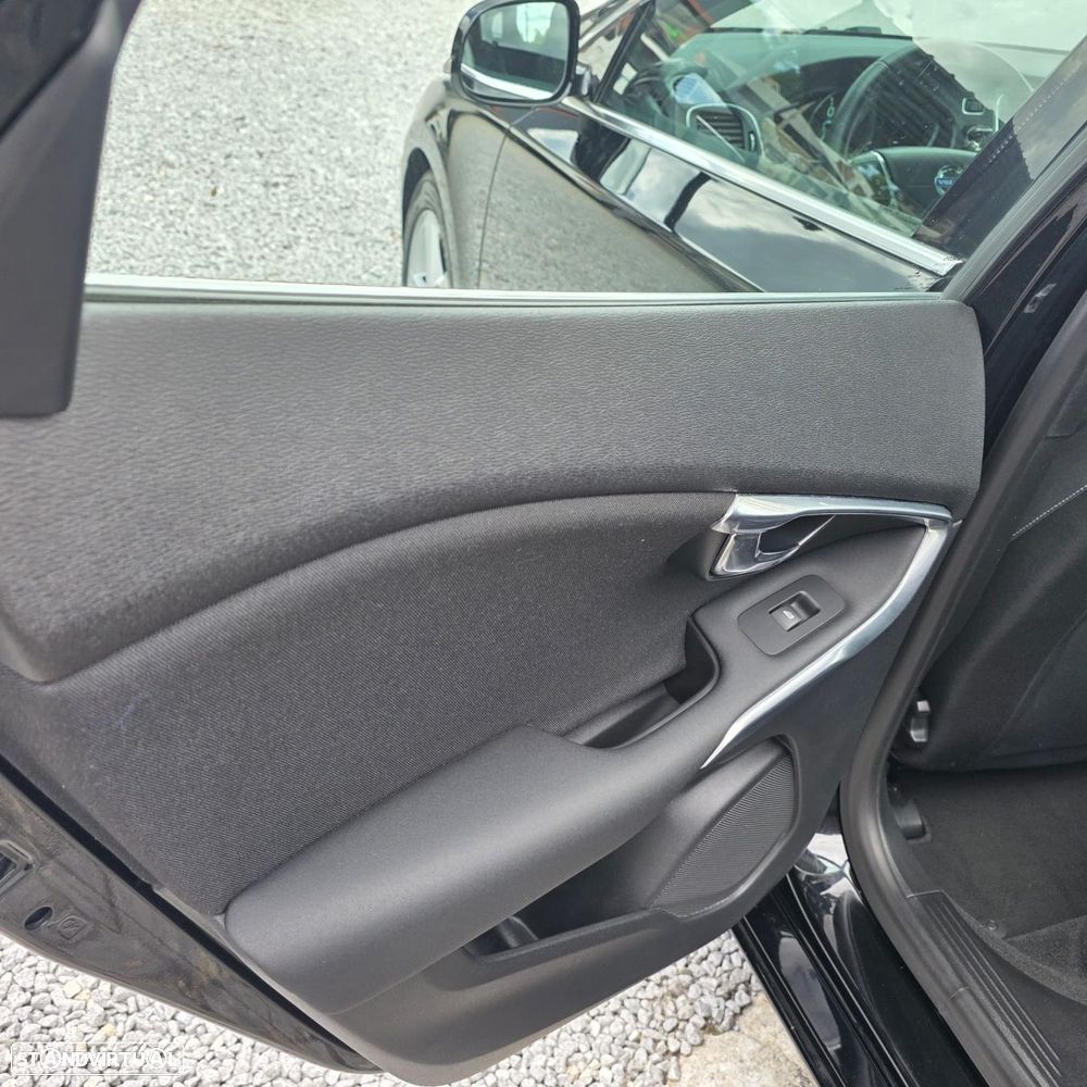 Volvo V40 1.6 D2 Momentum - 35