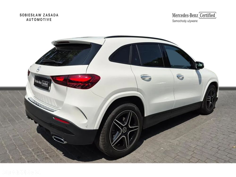 Mercedes-Benz GLA 200 - 5