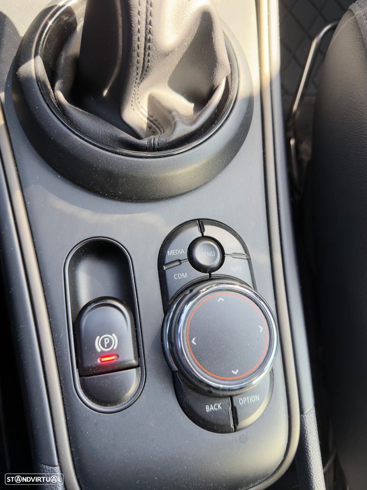 MINI Countryman Cooper SE ALL4 Auto - 13