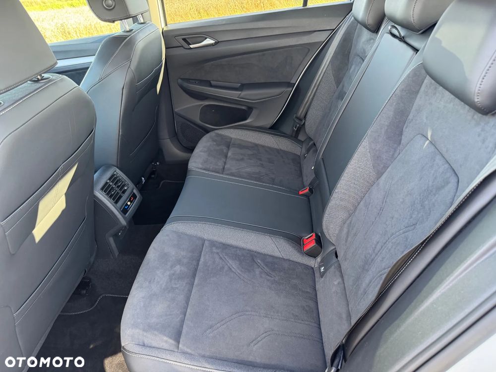 Volkswagen Golf VIII 1.5 TSI Life Plus - 11