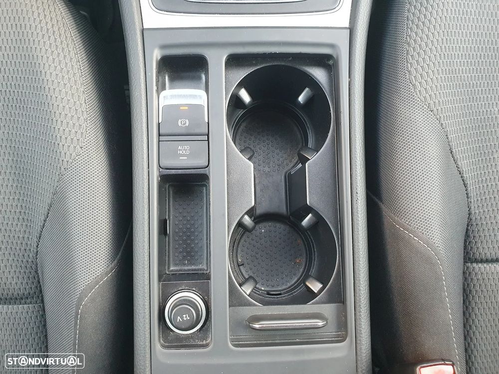 VW Golf 1.6 TDI Confortline - 43