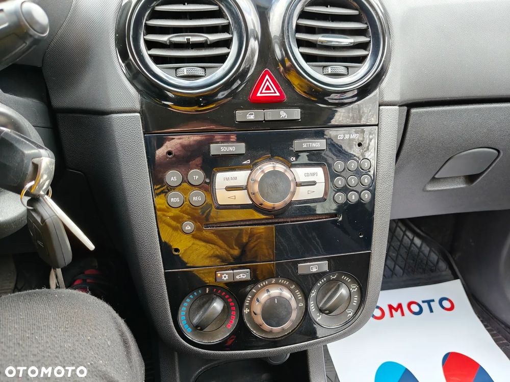 Opel Corsa 1.2 16V Cosmo - 23