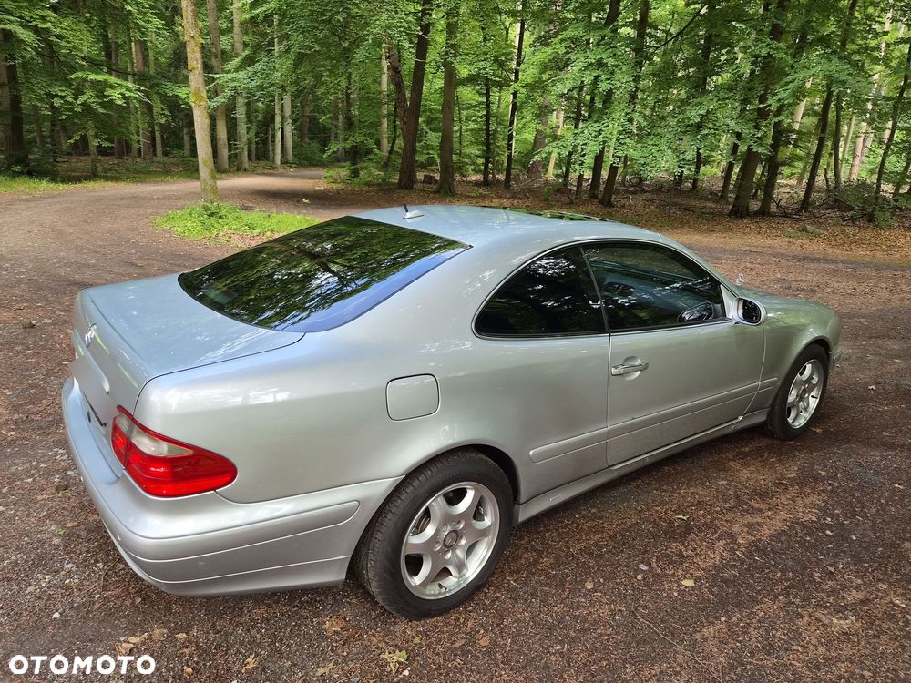 Mercedes-Benz CLK - 12