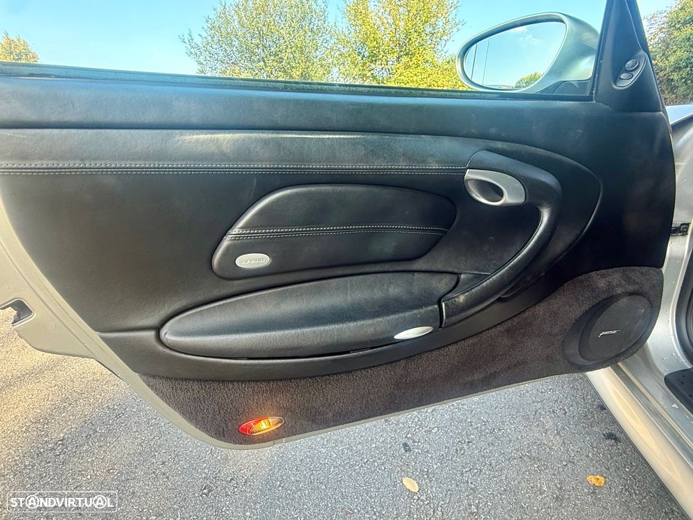 Porsche 911 (996) Carrera 4S - 29