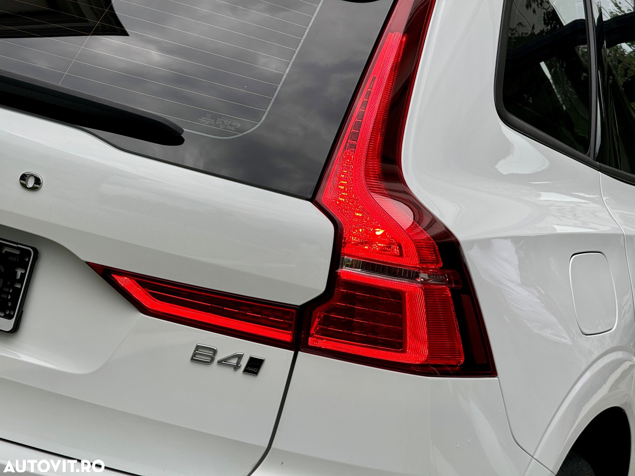Volvo XC 60 B4 D AWD Geartronic Momentum - 28