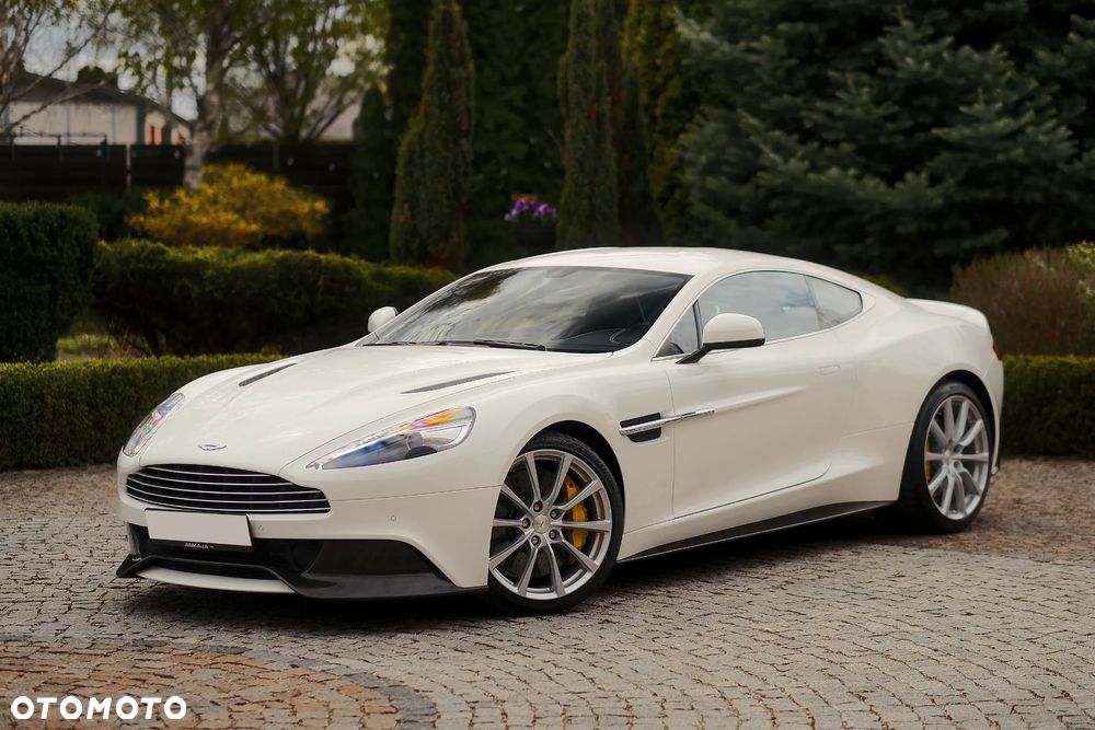Aston Martin Vanquish - 3