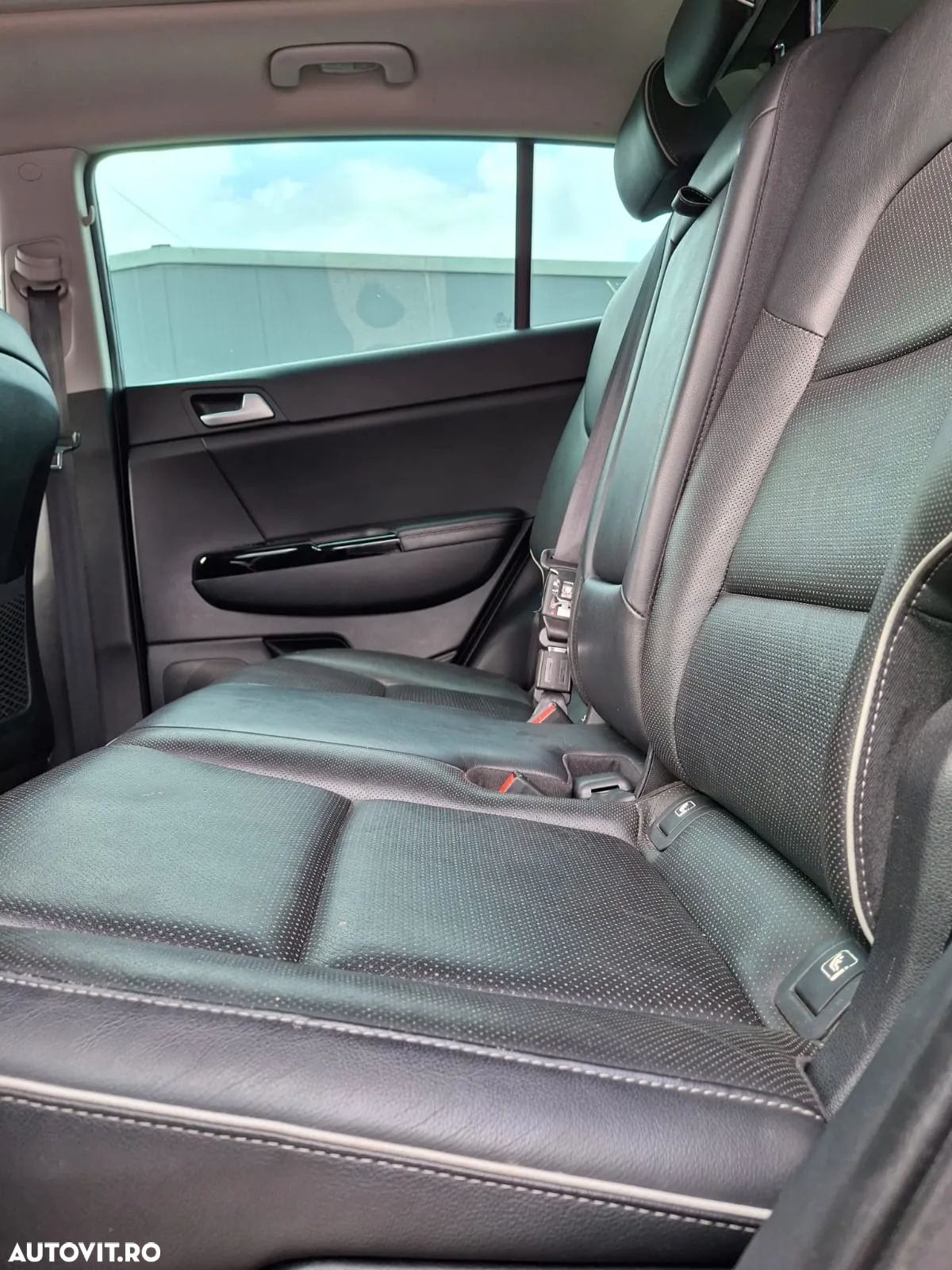 Kia Sportage 2.0 DSL 6MT 4x4 Style - 29