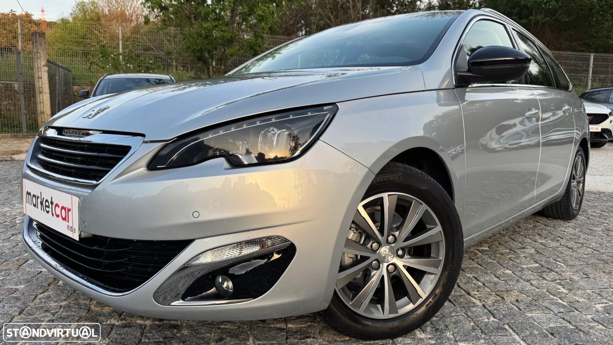 Peugeot 308 SW 1.2 PureTech Allure Full LED - 1