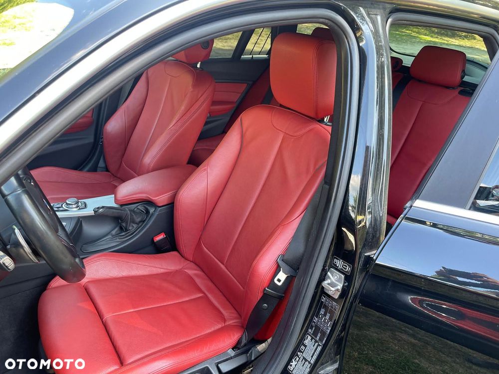 BMW Seria 3 330d Luxury Line - 9