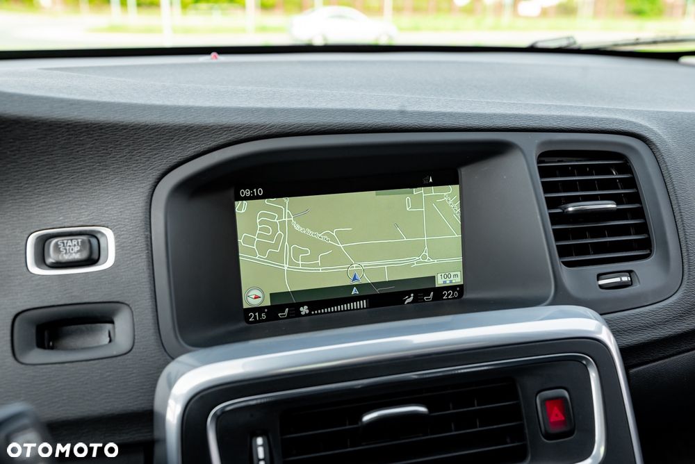 Volvo V60 D6 AWD Plug-in Hybrid Summum - 33