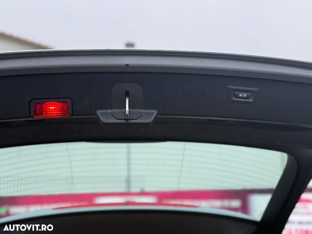 BMW Seria 5 518d Aut. Luxury Line - 40