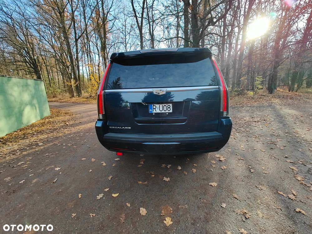 Cadillac Escalade - 33