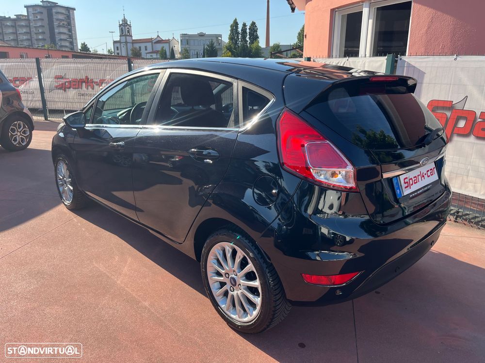 Ford Fiesta 1.0 EcoBoost S&S TITANIUM - 6