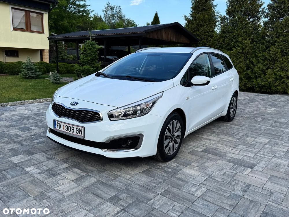 Kia Ceed 1.4 CVVT Dream-Team Edition - 1