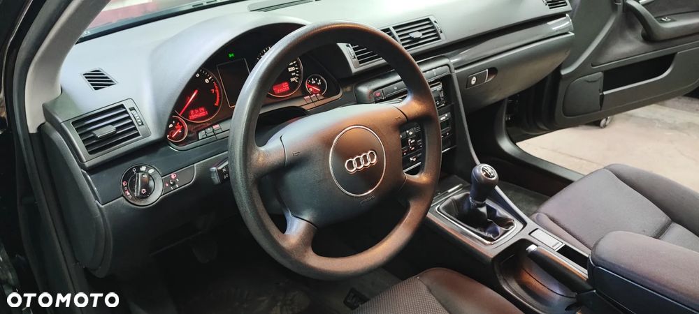 Audi A4 Limousine 1.6 - 13