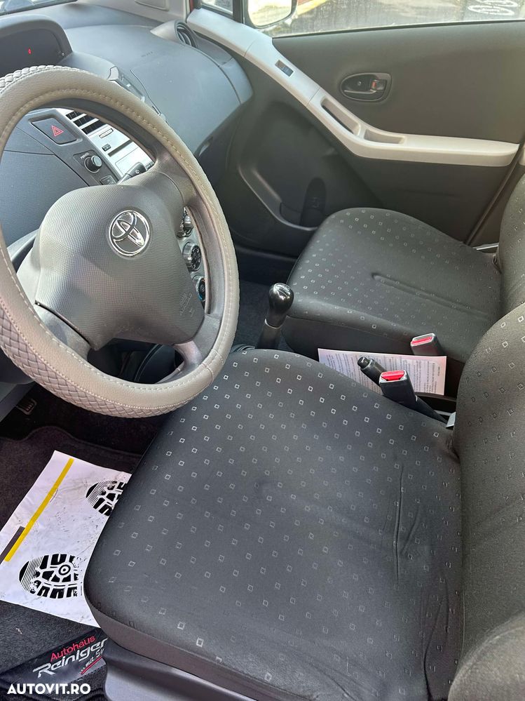 Toyota Yaris 1.3 Sol - 4