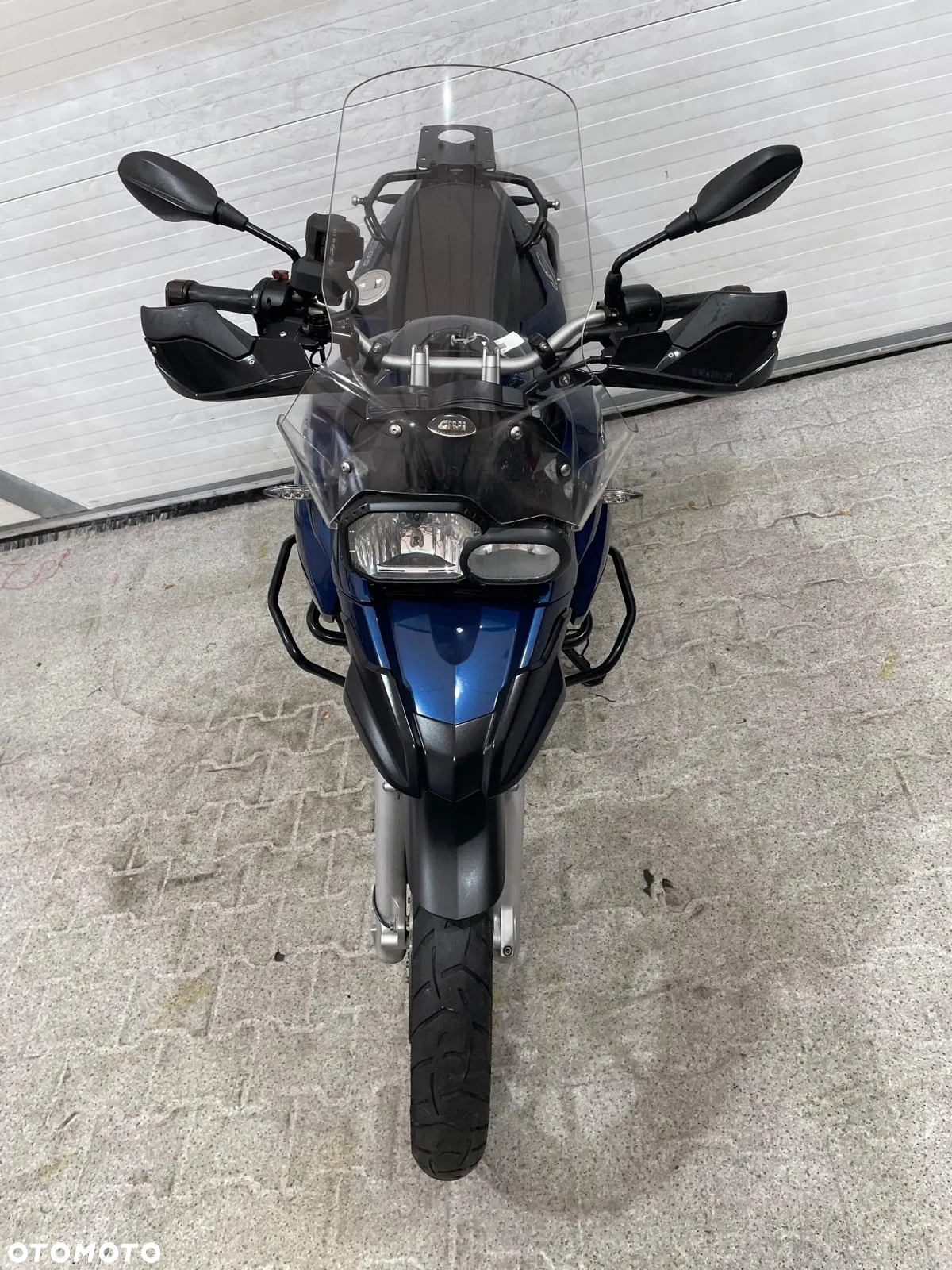 BMW F - 26