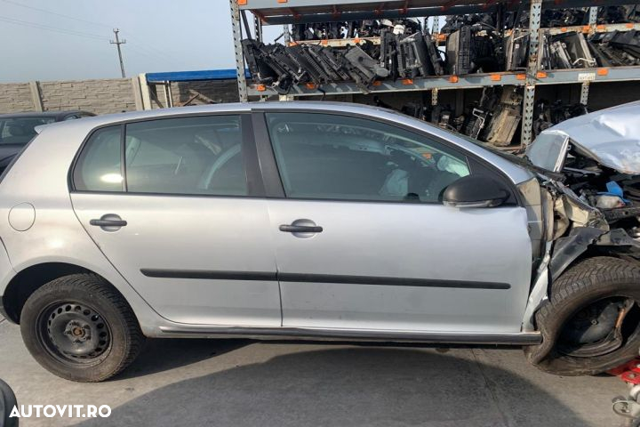 Lampa stop stanga pe aripa Volkswagen VW Golf 5  [din 2003 pana  2009] seria Hatchback 5-usi 1.9 TD - 5