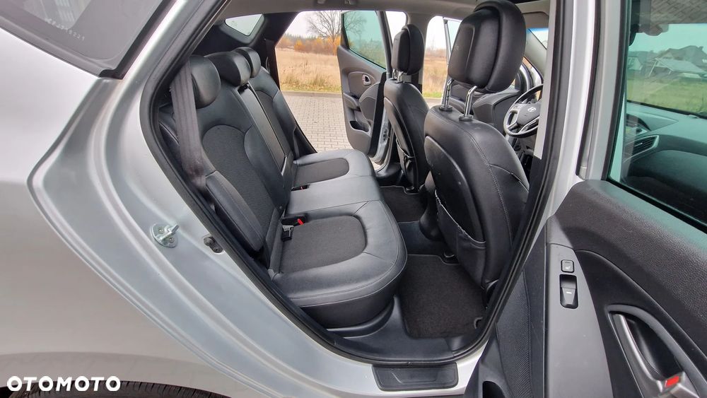 Hyundai ix35 1.7 CRDi Premium 2WD - 11