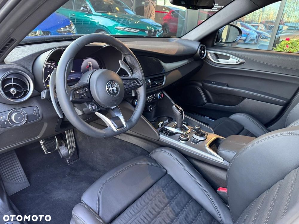 Alfa Romeo Giulia - 11