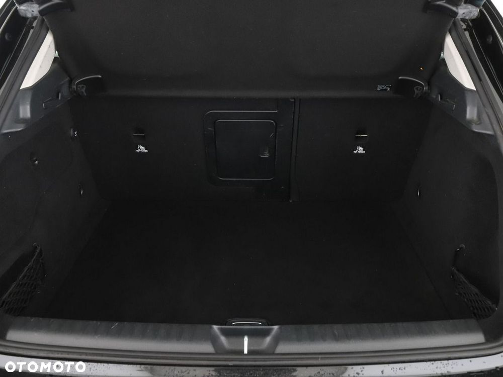 Mercedes-Benz GLA 180 d Urban - 21