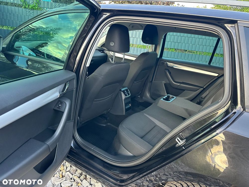 Skoda Octavia 2.0 TDI Sport Edition - 26