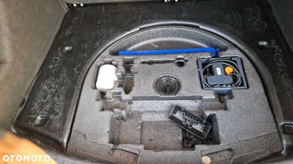 Ford Kuga 2.0 TDCi 4x4 Titanium - 37