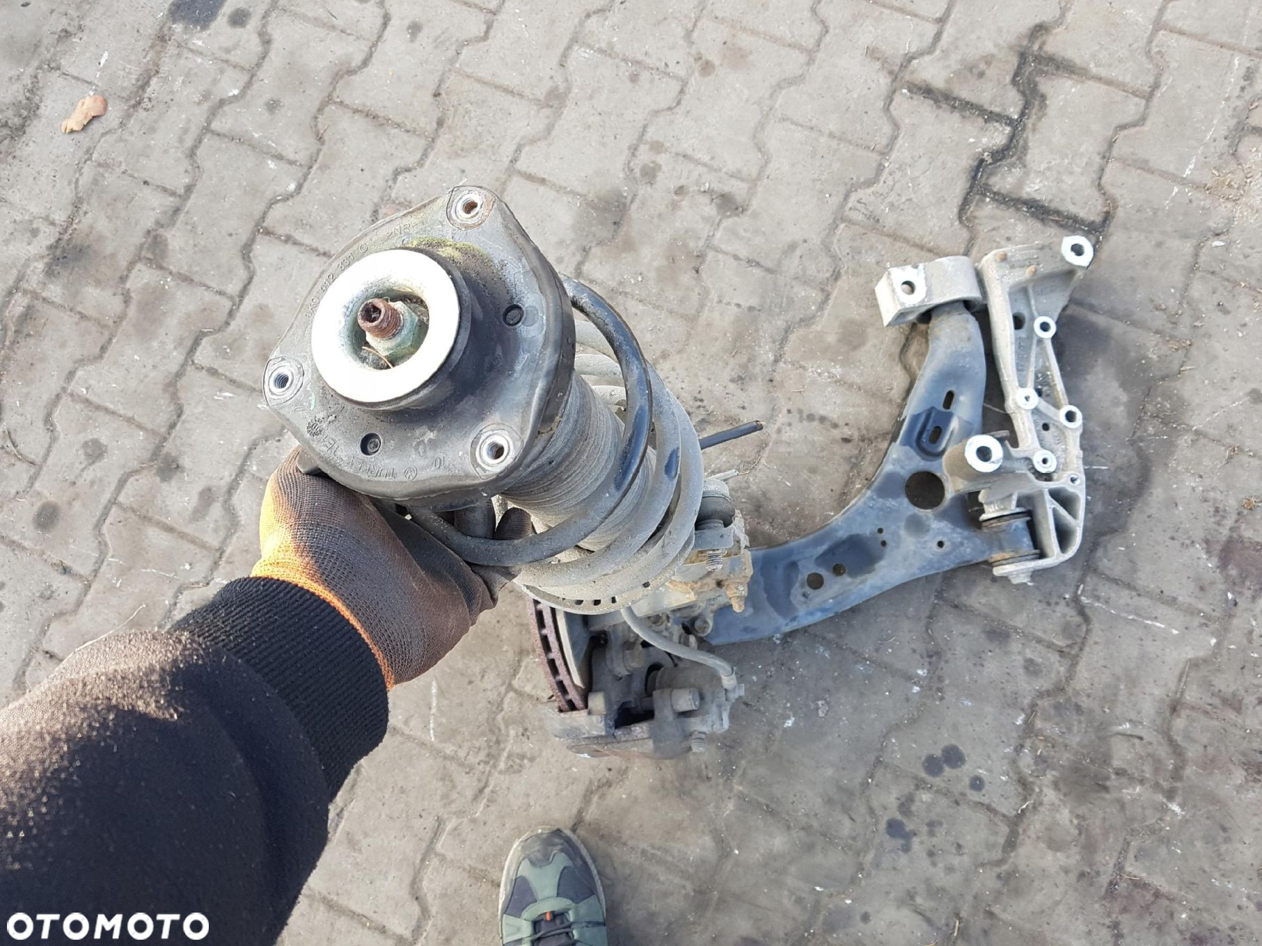 VW TOURAN 2 II 10-15r 1.6 TDI WAHACZ AMORTYZATOR ZWROTNICA PRAWA PRZÓD - 5