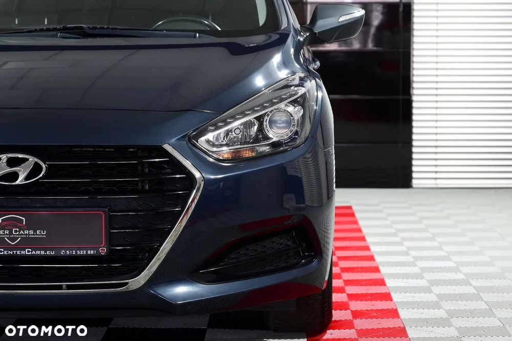 Hyundai i40 Kombi blue 1.6 Classic - 37