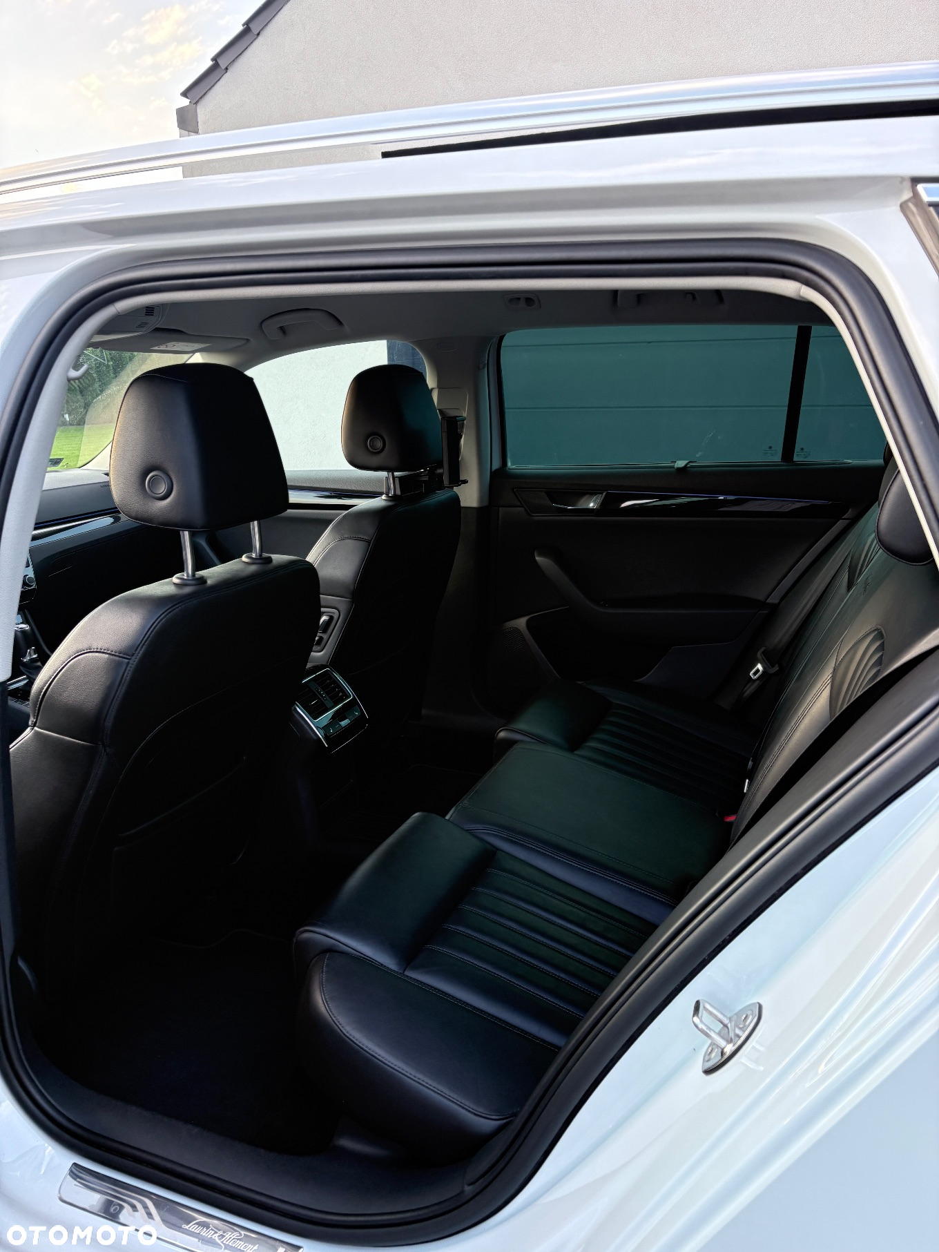 Skoda Superb 2.0 TDI L&K DSG - 14