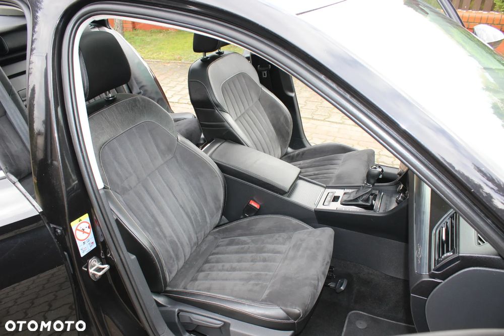 Skoda Superb 2.0 TDI DSG Premium Edition - 11