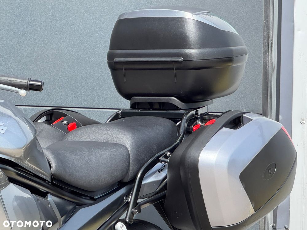 Suzuki GSX - 31