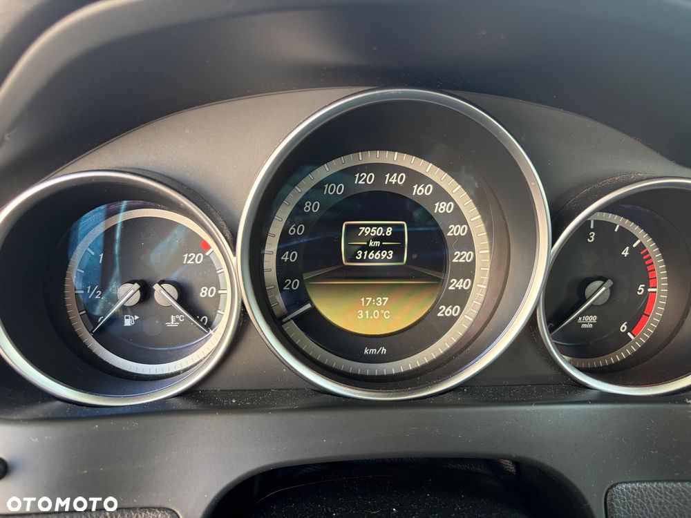 Mercedes-Benz Klasa C 200 CDI BlueEff Avantgarde - 10