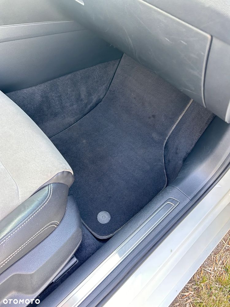 Volkswagen Passat 2.0 TDI SCR Highline - 13